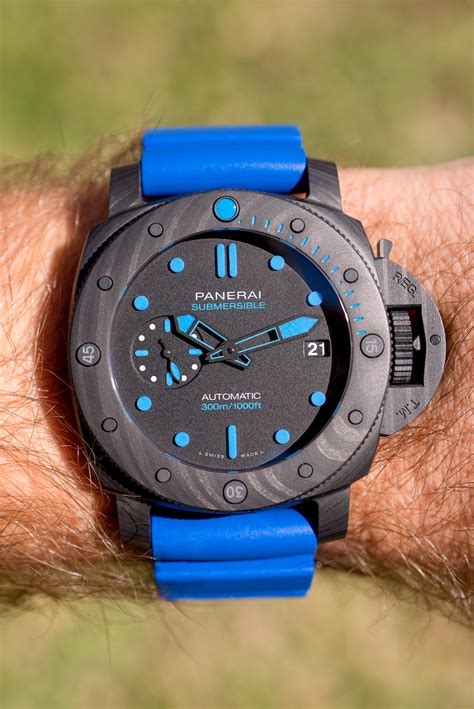 panerai 960|Review of the Panerai Submersible Carbotech PAM960 Dive Watch.